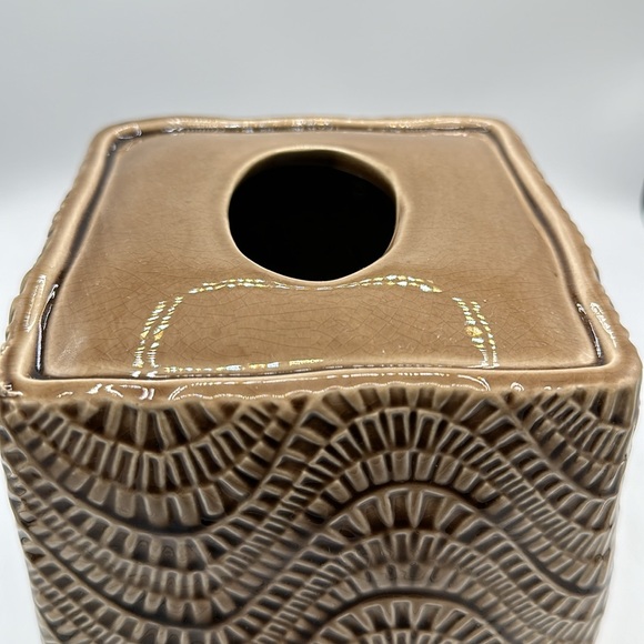 Cream/brown/tan square tissue box holder/cover - Picture 2 of 6